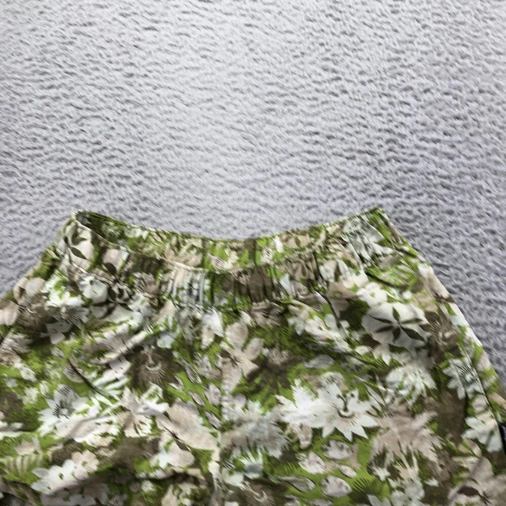 Patagonia Shorts Womens Small Green Floral Print Sweat Outdoor 3.5 Inseam